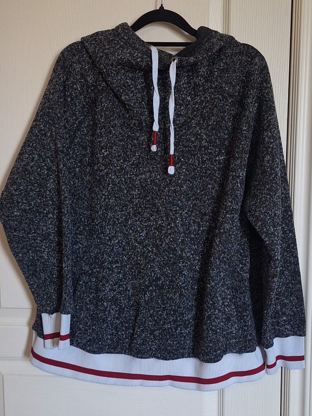 XL Women's Heathered Charcoal Crewneck Sweater with Contrast Trim